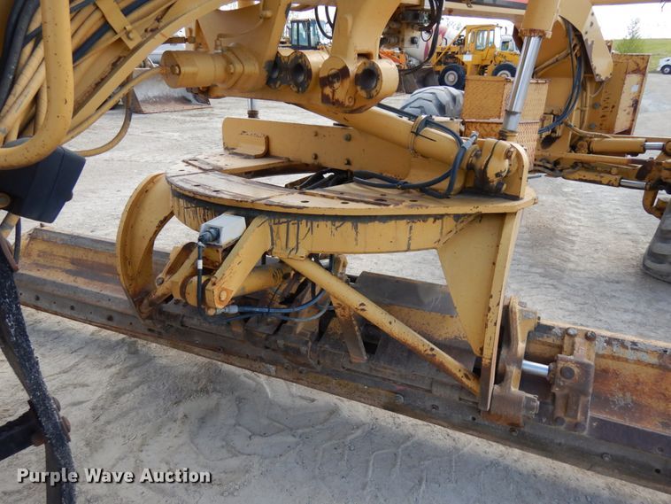 image for item GC9965 1996 Caterpillar 140H  motor grader