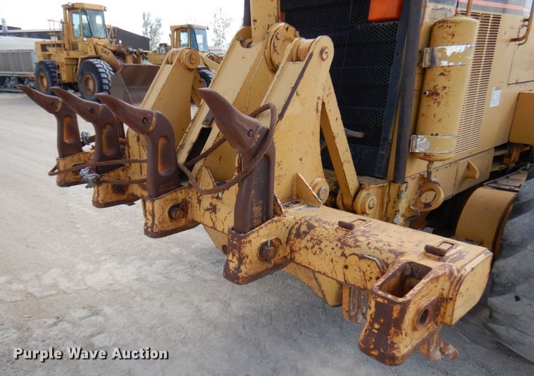image for item GC9965 1996 Caterpillar 140H  motor grader