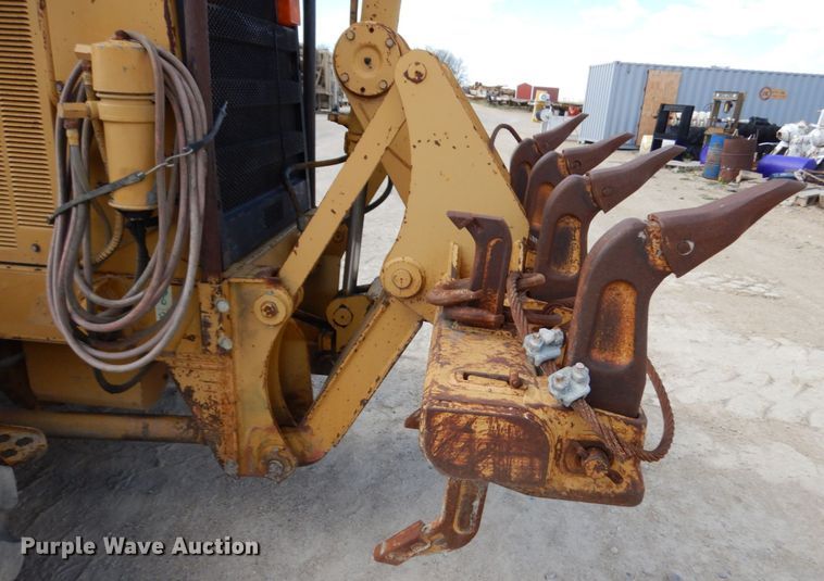 image for item GC9965 1996 Caterpillar 140H  motor grader