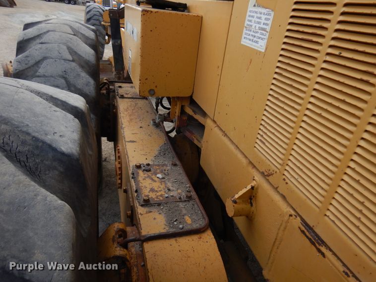 image for item GC9965 1996 Caterpillar 140H  motor grader