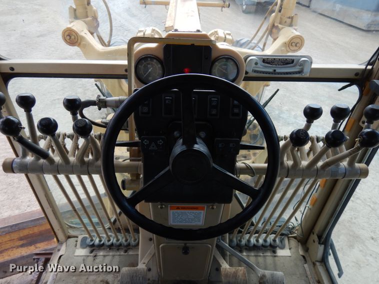 image for item GC9965 1996 Caterpillar 140H  motor grader