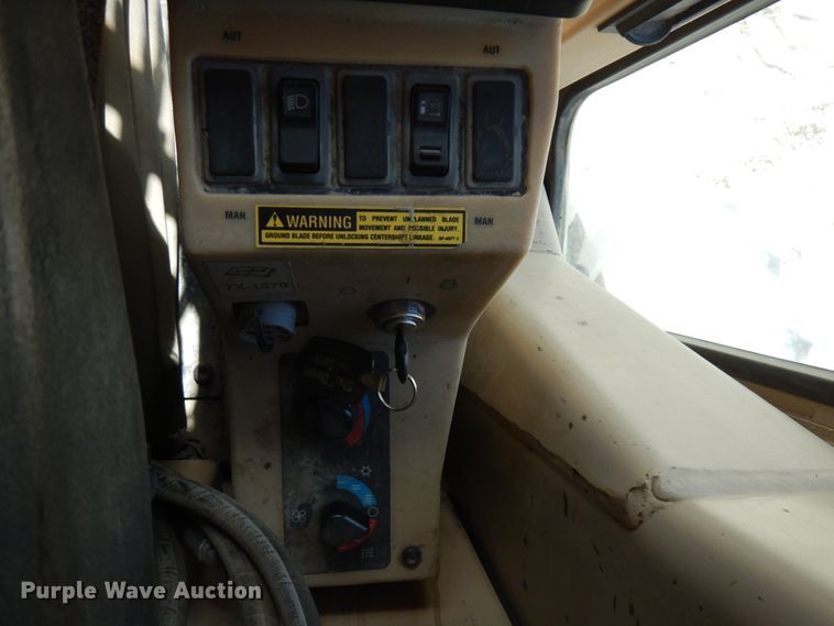 image for item GC9965 1996 Caterpillar 140H  motor grader