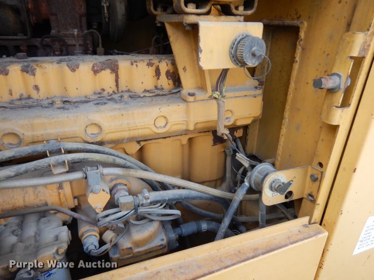 image for item GC9965 1996 Caterpillar 140H  motor grader