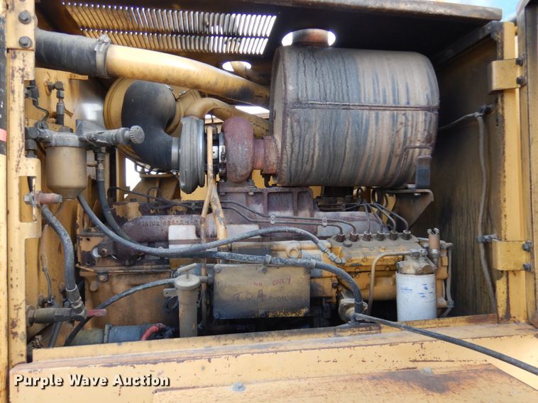 image for item GC9965 1996 Caterpillar 140H  motor grader