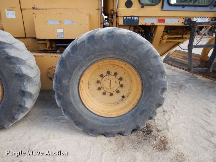 image for item GC9965 1996 Caterpillar 140H  motor grader