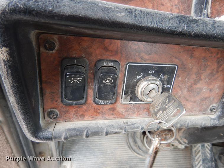 image for item HI9801 2003 Kenworth W900  ready mix