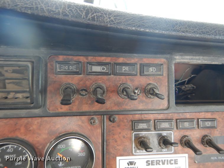 image for item HI9801 2003 Kenworth W900  ready mix