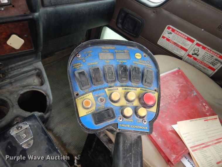 image for item HI9801 2003 Kenworth W900  ready mix