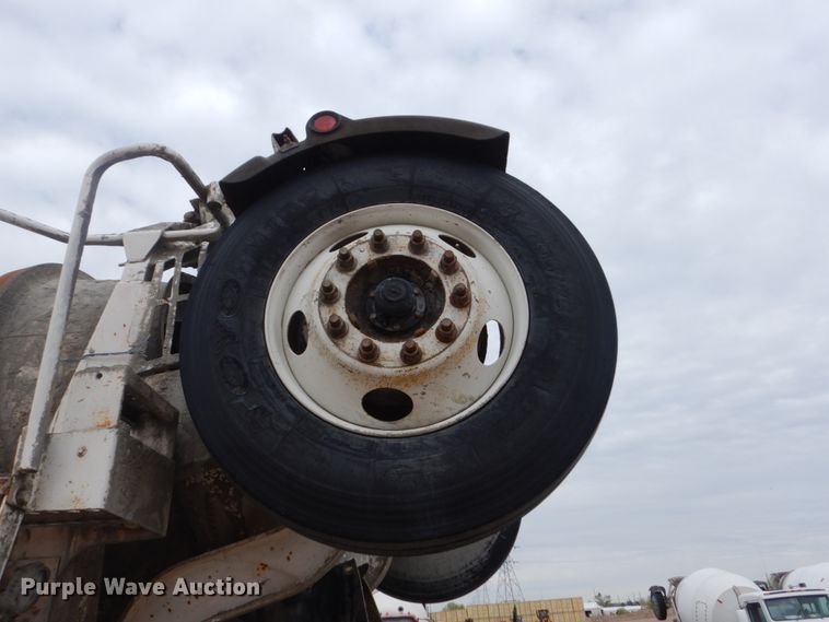 image for item HI9801 2003 Kenworth W900  ready mix