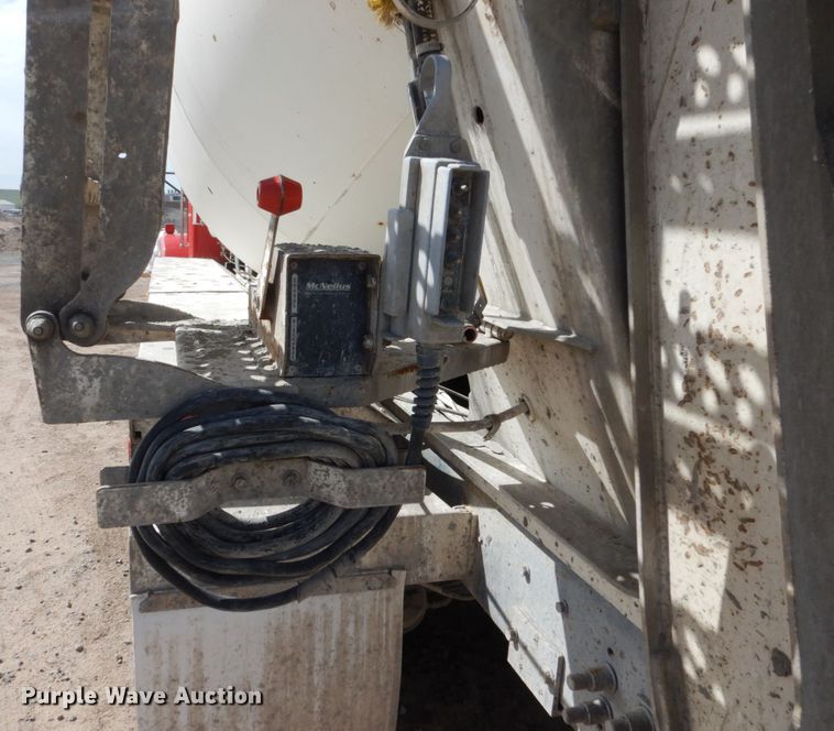 image for item HI9803 2000 Kenworth W900  ready mix