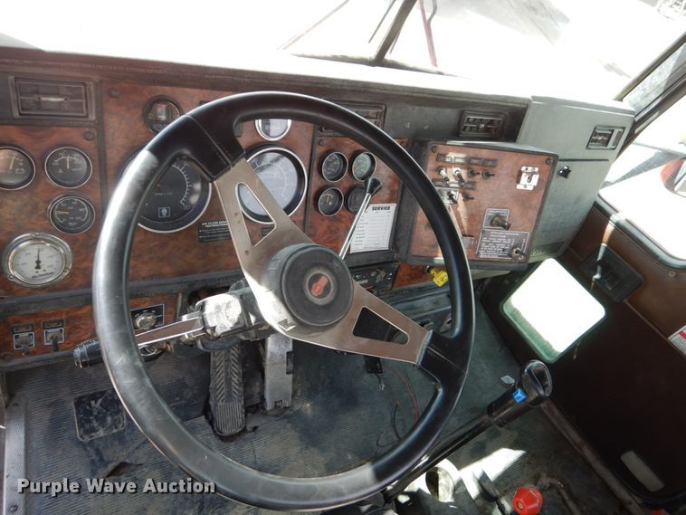 image for item HI9803 2000 Kenworth W900  ready mix