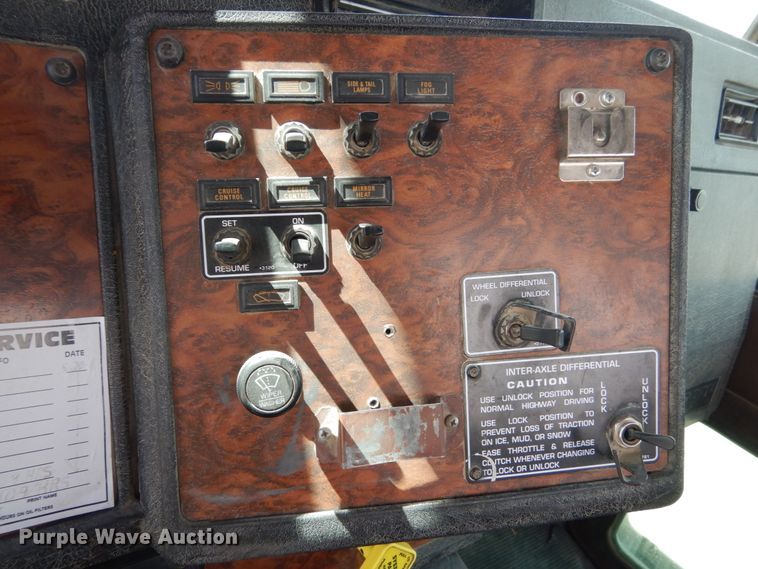 image for item HI9803 2000 Kenworth W900  ready mix