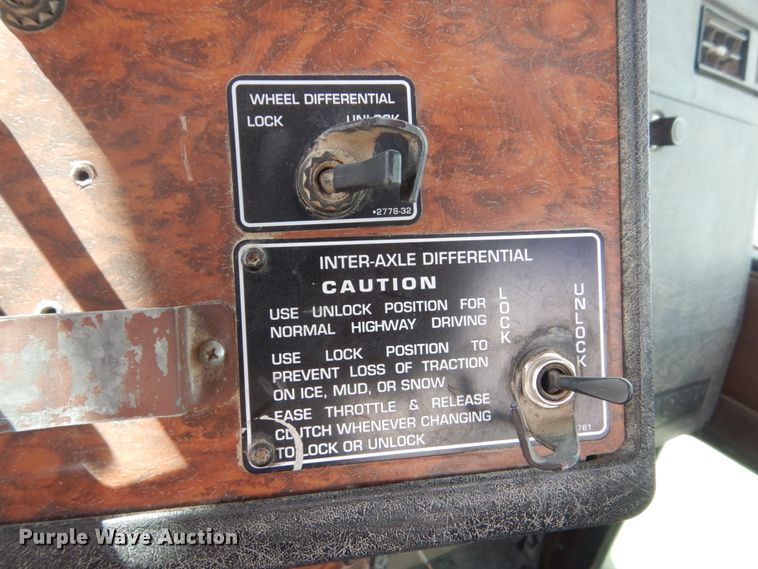 image for item HI9803 2000 Kenworth W900  ready mix