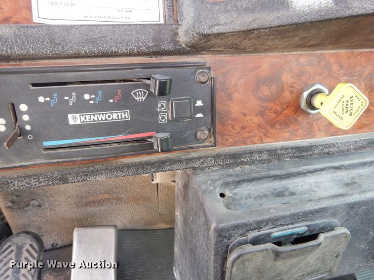 image for item HI9803 2000 Kenworth W900  ready mix