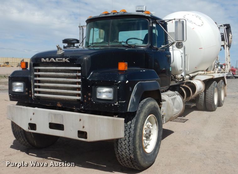 image for item HI9805 1999 Mack RD690S  ready mix