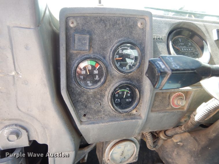 image for item HI9805 1999 Mack RD690S  ready mix