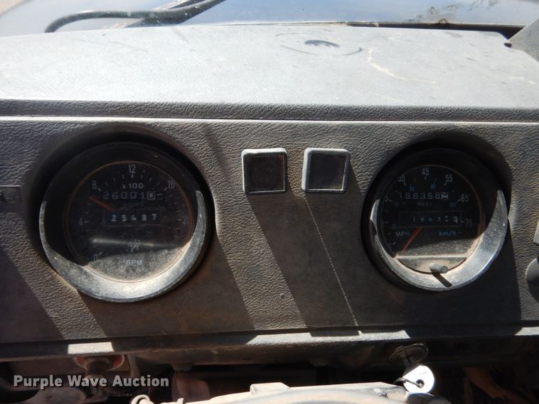 image for item HI9805 1999 Mack RD690S  ready mix