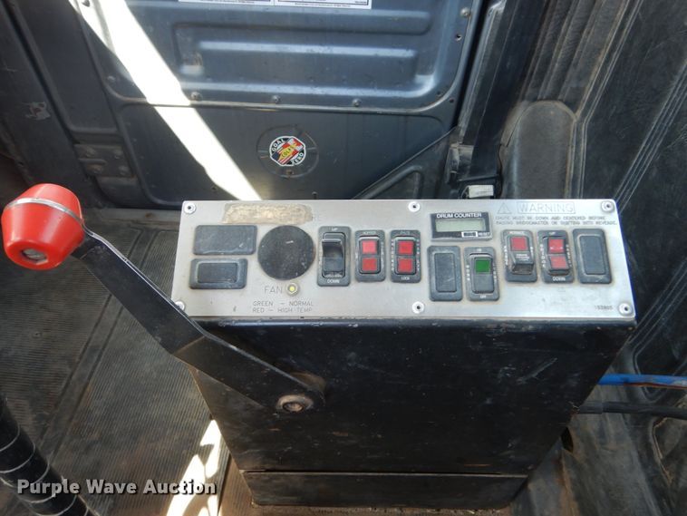 image for item HI9805 1999 Mack RD690S  ready mix