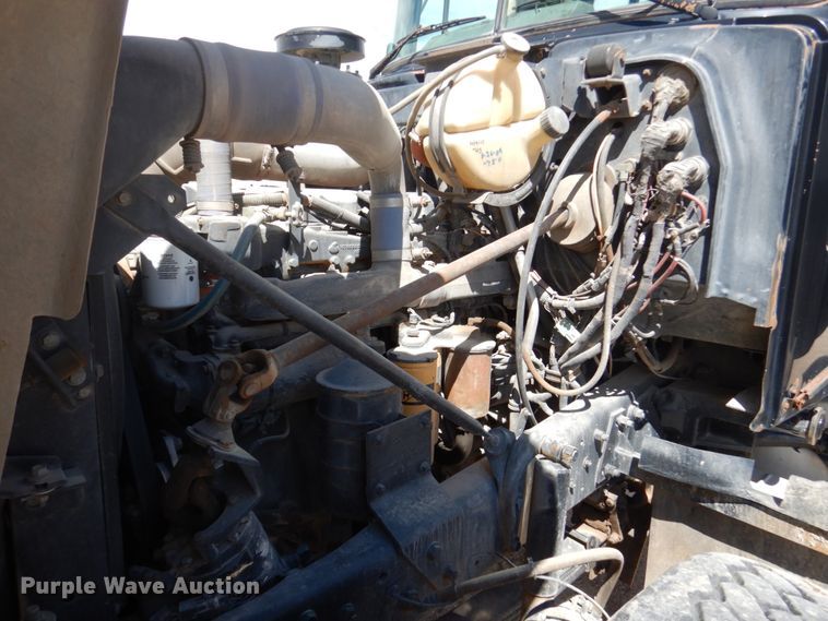 image for item HI9805 1999 Mack RD690S  ready mix