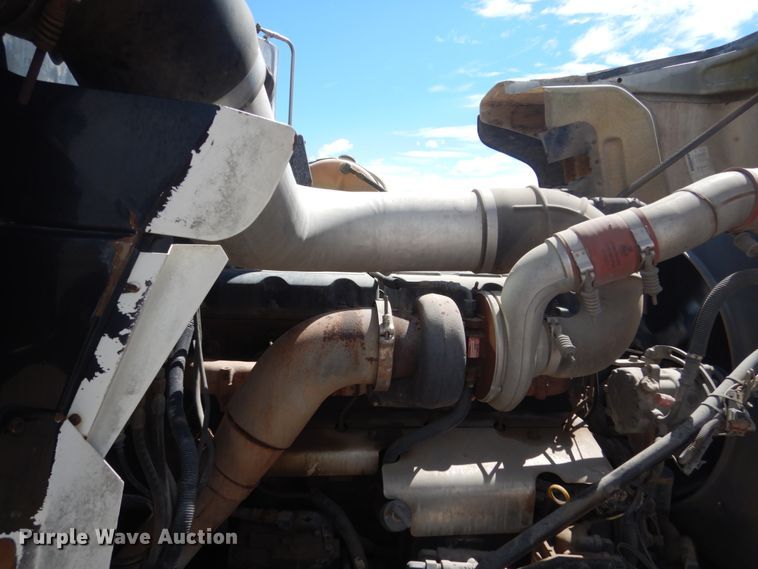 image for item HI9805 1999 Mack RD690S  ready mix