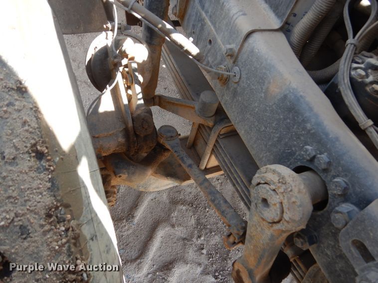 image for item HI9805 1999 Mack RD690S  ready mix