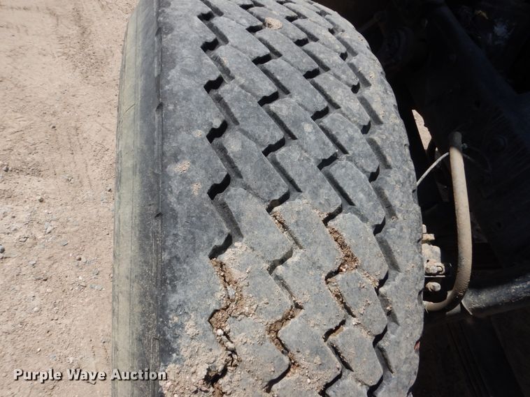 image for item HI9805 1999 Mack RD690S  ready mix