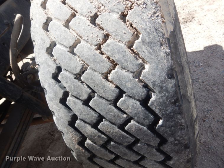 image for item HI9805 1999 Mack RD690S  ready mix