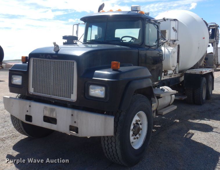 image for item HI9806 2001 Mack RB690S  ready mix truck