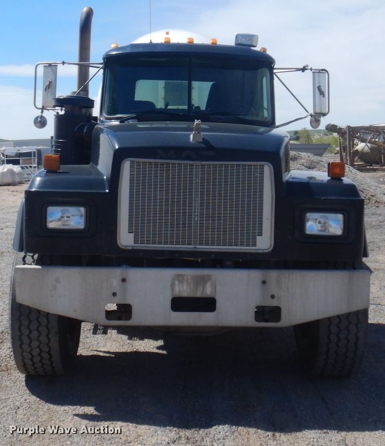 image for item HI9806 2001 Mack RB690S  ready mix truck