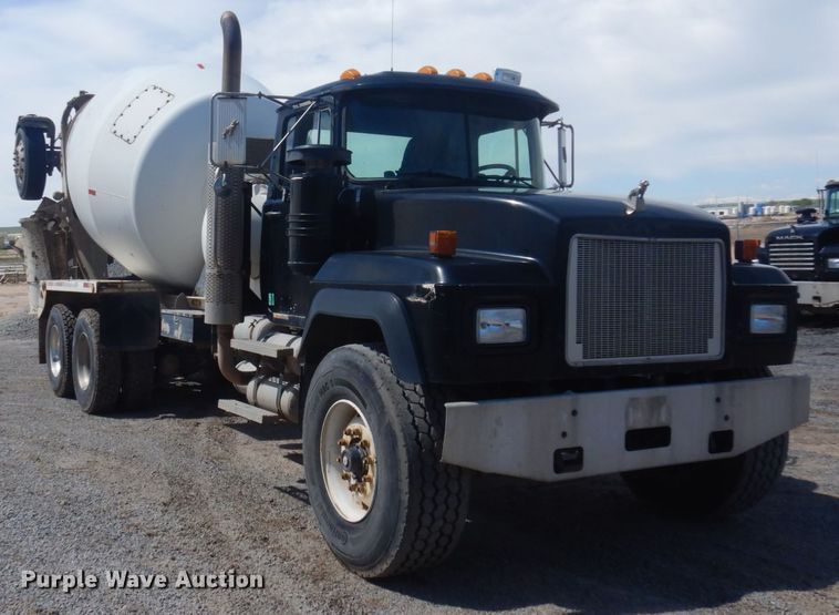 image for item HI9806 2001 Mack RB690S  ready mix truck