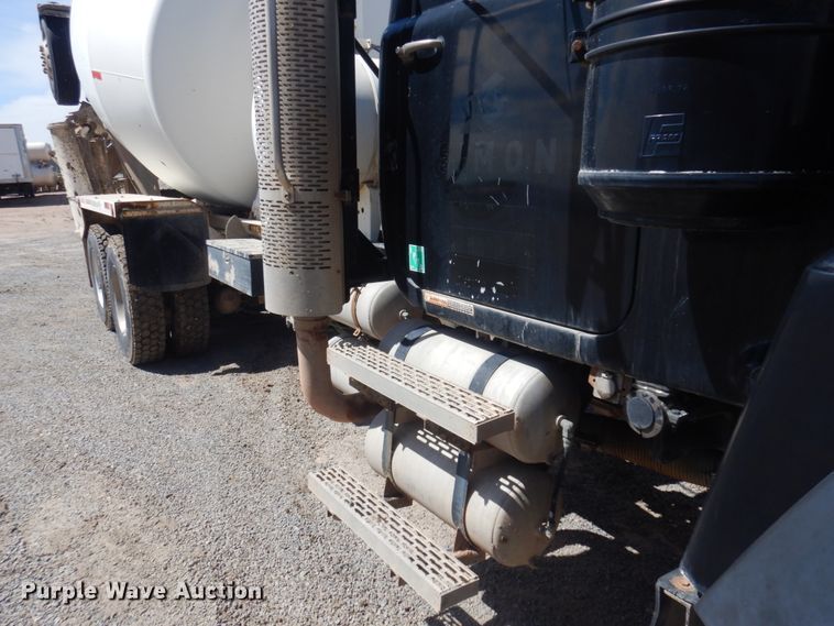 image for item HI9806 2001 Mack RB690S  ready mix truck