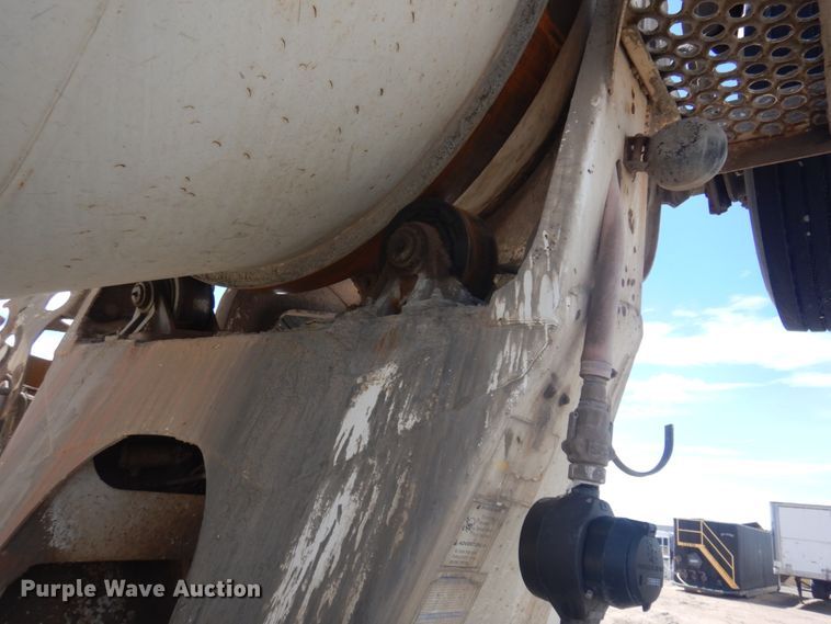 image for item HI9806 2001 Mack RB690S  ready mix truck