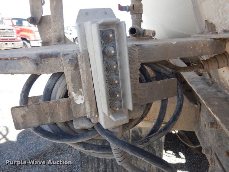 image for item HI9806 2001 Mack RB690S  ready mix truck