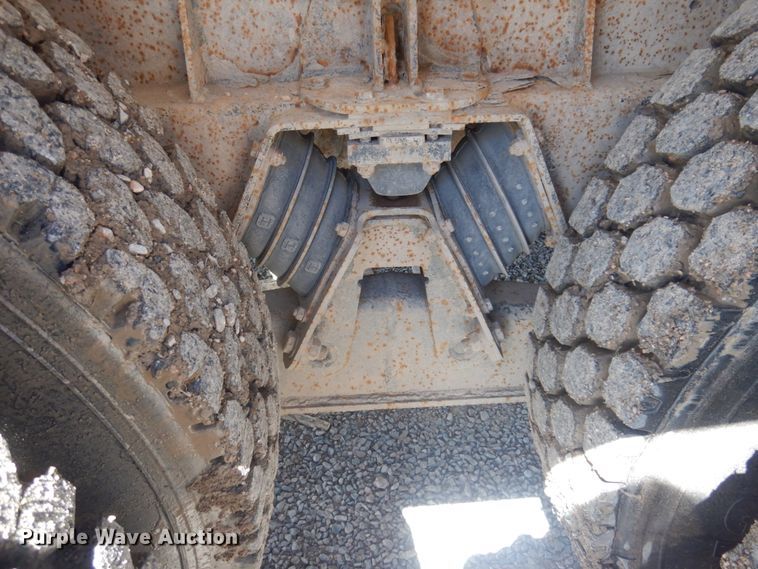 image for item HI9806 2001 Mack RB690S  ready mix truck