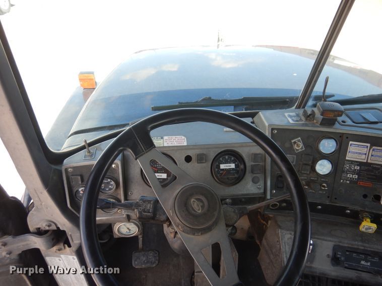 image for item HI9806 2001 Mack RB690S  ready mix truck