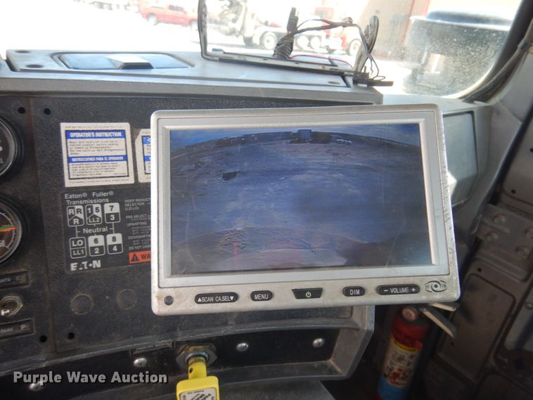 image for item HI9806 2001 Mack RB690S  ready mix truck