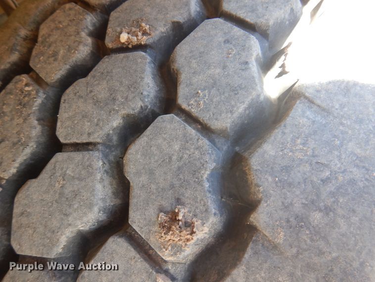 image for item HI9806 2001 Mack RB690S  ready mix truck