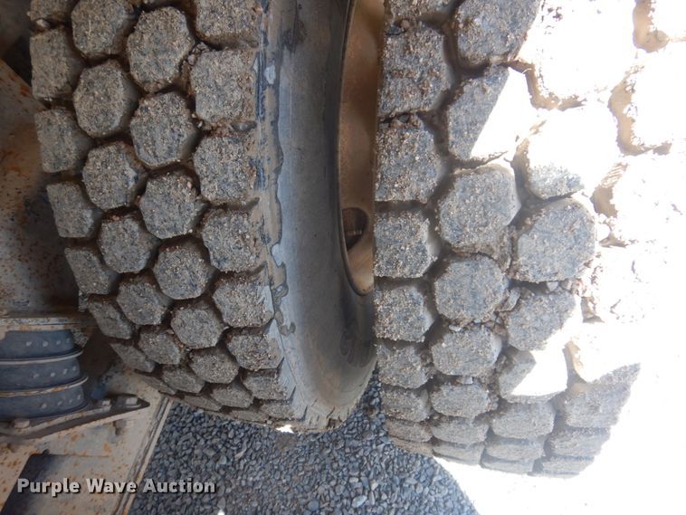 image for item HI9806 2001 Mack RB690S  ready mix truck