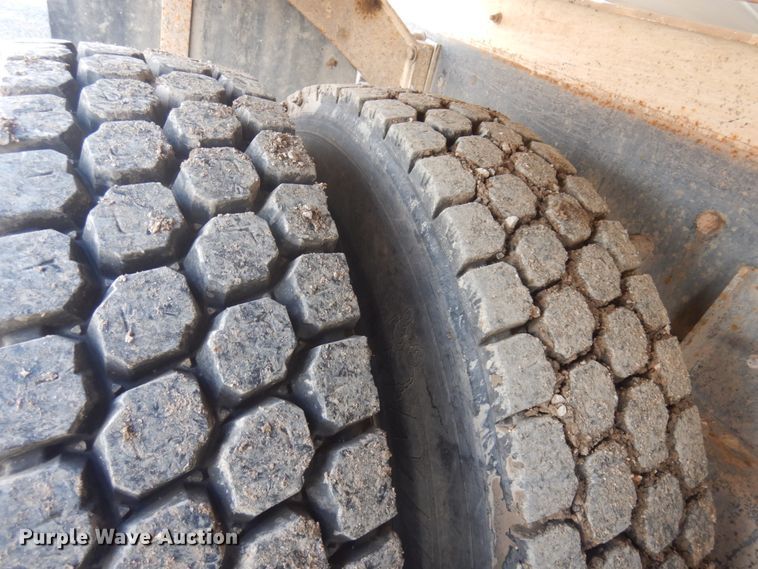 image for item HI9806 2001 Mack RB690S  ready mix truck