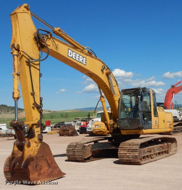image for item HI9807 2006 John Deere 200C LC  excavator