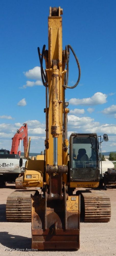 image for item HI9807 2006 John Deere 200C LC  excavator