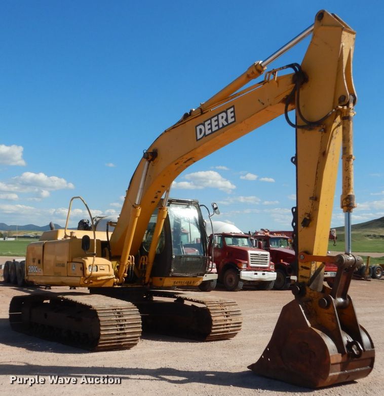 image for item HI9807 2006 John Deere 200C LC  excavator