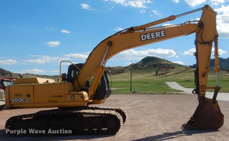 image for item HI9807 2006 John Deere 200C LC  excavator