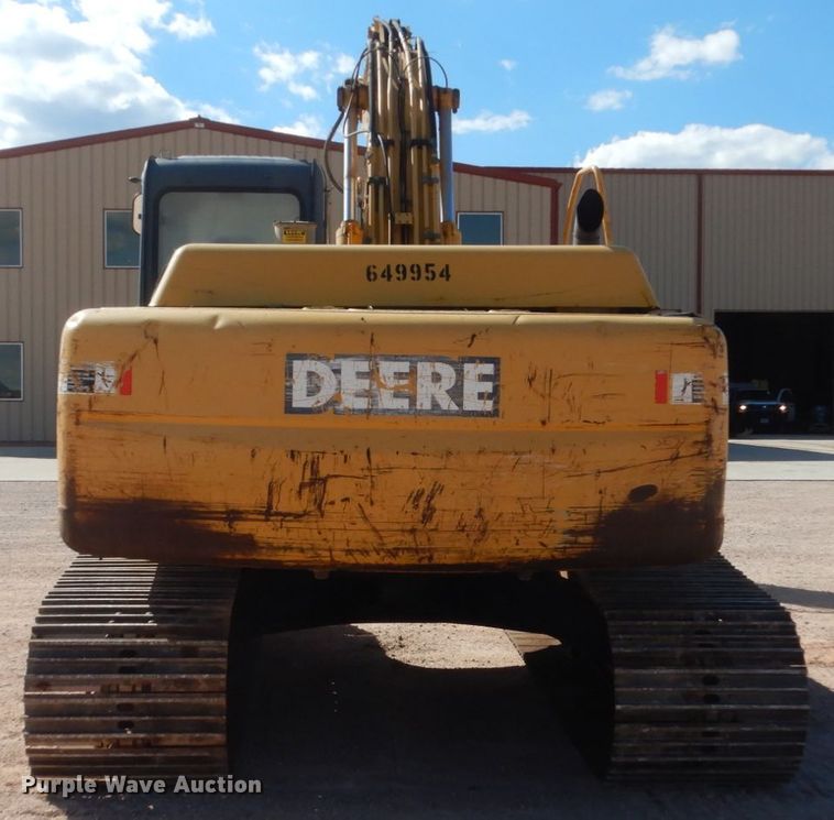 image for item HI9807 2006 John Deere 200C LC  excavator
