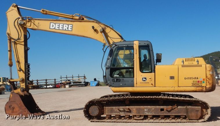 image for item HI9807 2006 John Deere 200C LC  excavator