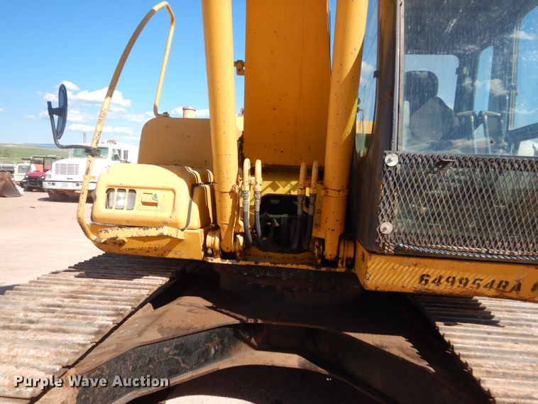 image for item HI9807 2006 John Deere 200C LC  excavator