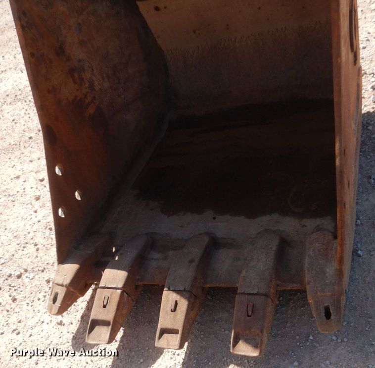 image for item HI9807 2006 John Deere 200C LC  excavator