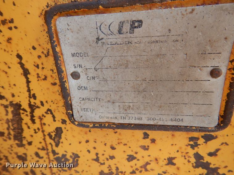 image for item HI9807 2006 John Deere 200C LC  excavator