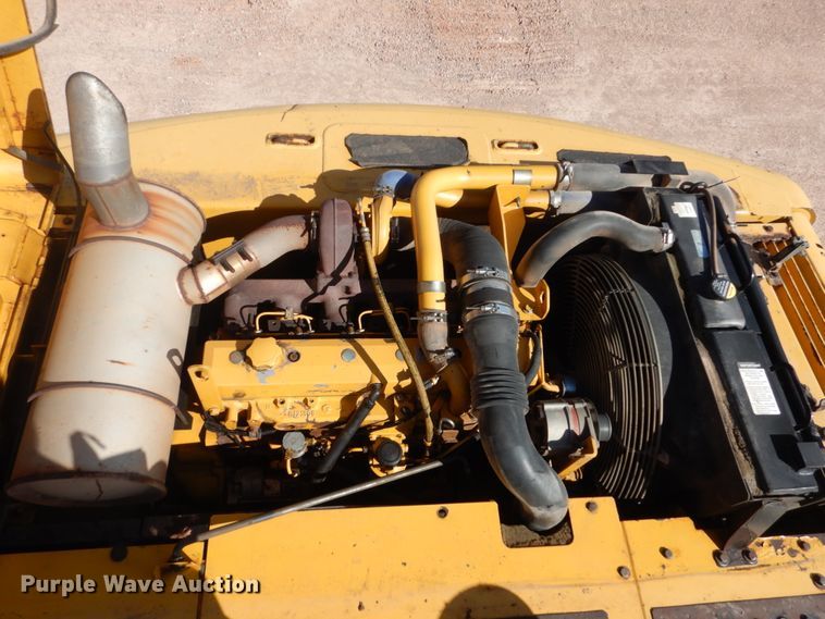 image for item HI9807 2006 John Deere 200C LC  excavator