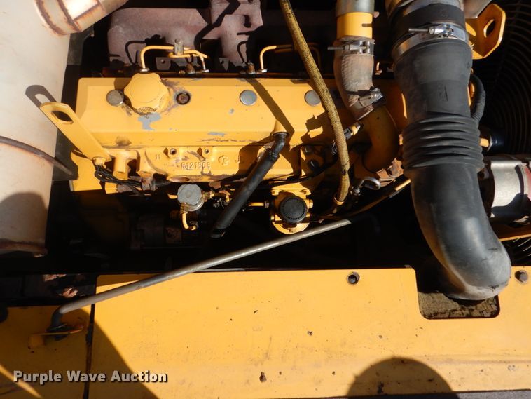 image for item HI9807 2006 John Deere 200C LC  excavator